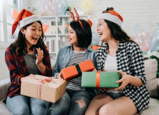 Shop for the Perfect Gifts for Your Monito Monita on Shopee this Payday Weekend